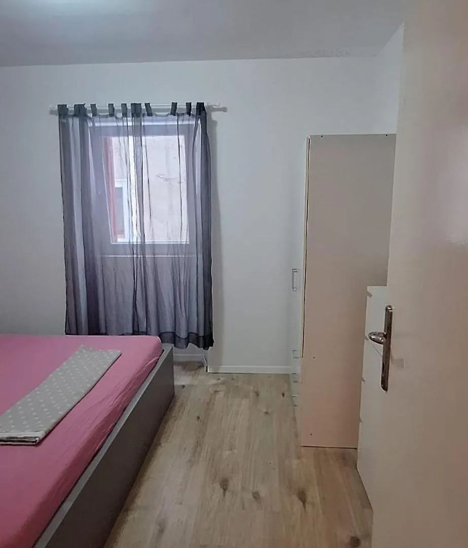 Apartment Asja Old City Center Pula 0*,